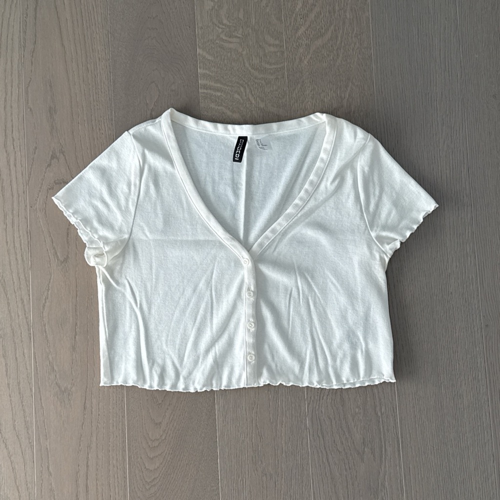 H&M Divided Crop Top